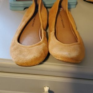 Flats-shoes